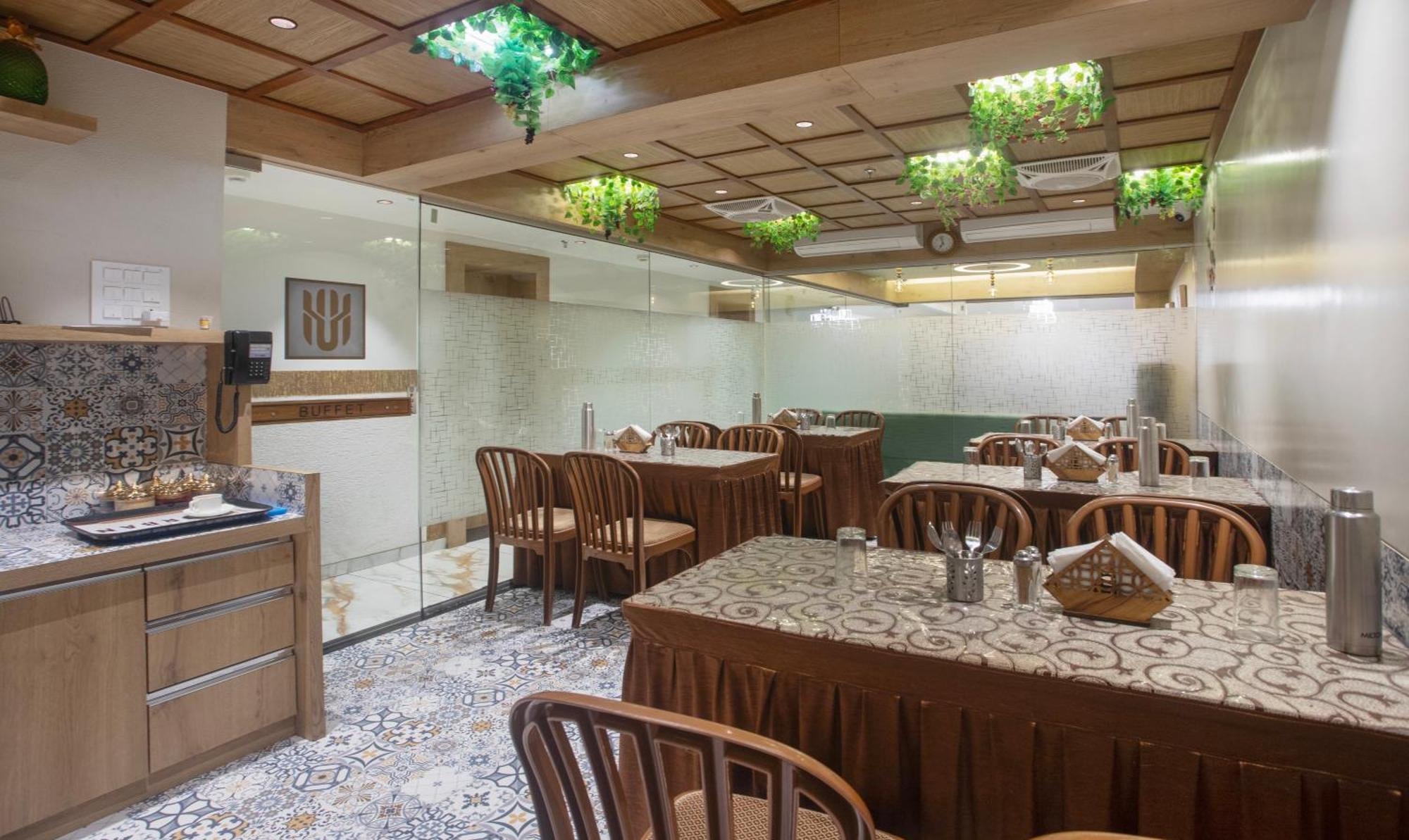 Hotel Treebo Urban, 1 Km From Railway Station Surat Zewnętrze zdjęcie