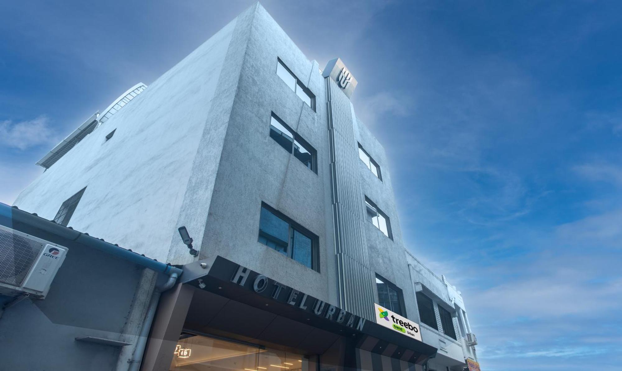 Hotel Treebo Urban, 1 Km From Railway Station Surat Zewnętrze zdjęcie